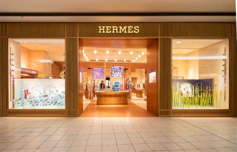 hermes store heathrow airport.